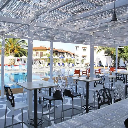 Flat In With A Terrace And Communal Pool